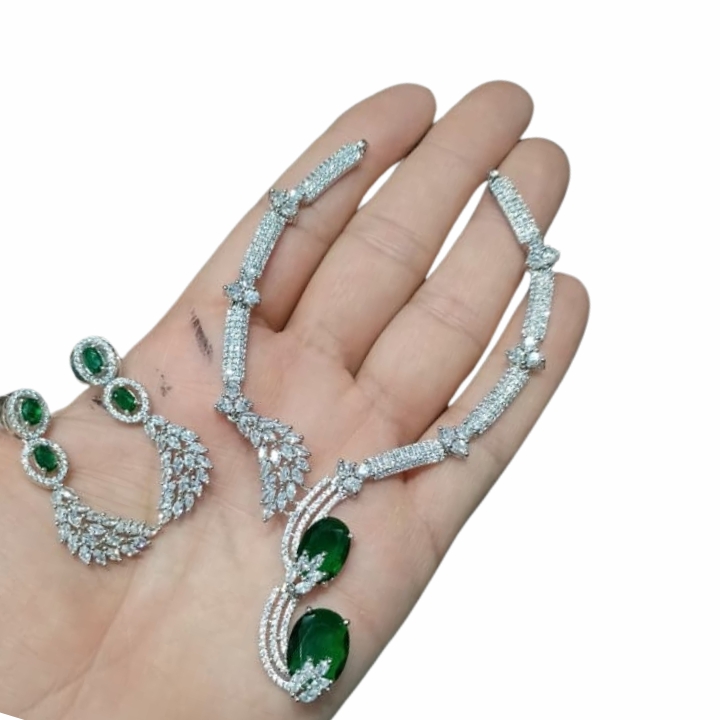 Misq Collection – Premium Green Drop Zircon Necklace Set